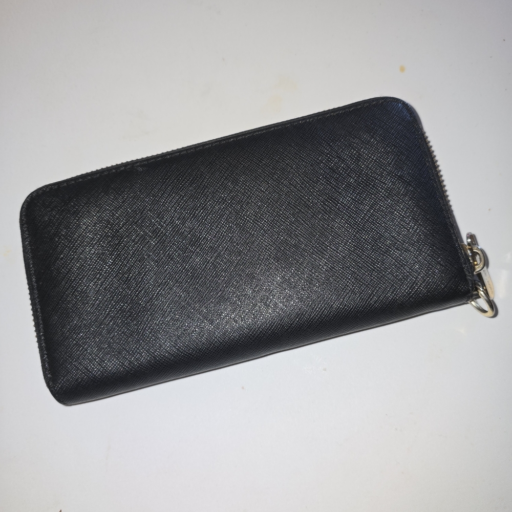 Michael Kors Black Saffiano Zip Wallet with Gold Logo - Picture 2 of 4